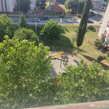 Pepi 10 Min Walk To Amphitheater