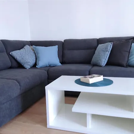 Pepi 10 Min Walk To Amphitheater