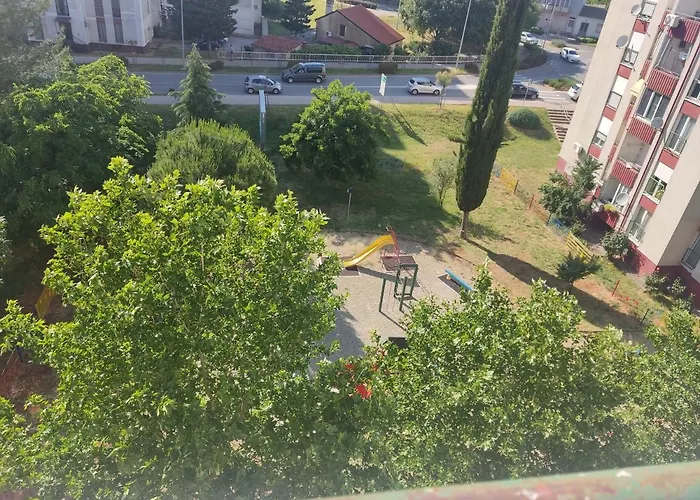 Pepi 10 Min Walk To Amphitheater