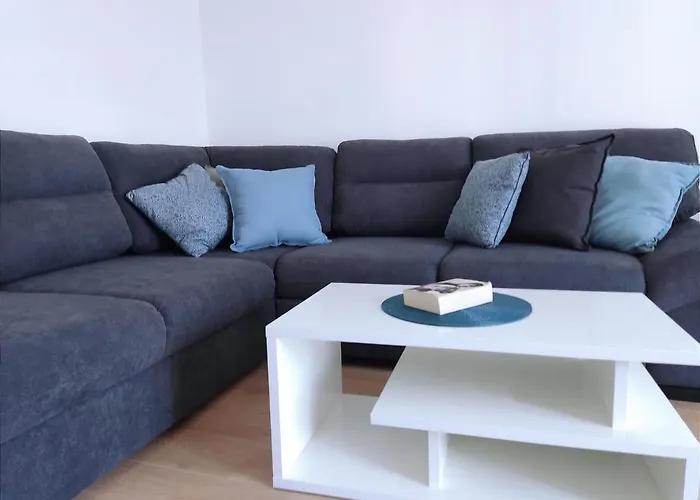 Pepi 10 Min Walk To Amphitheater